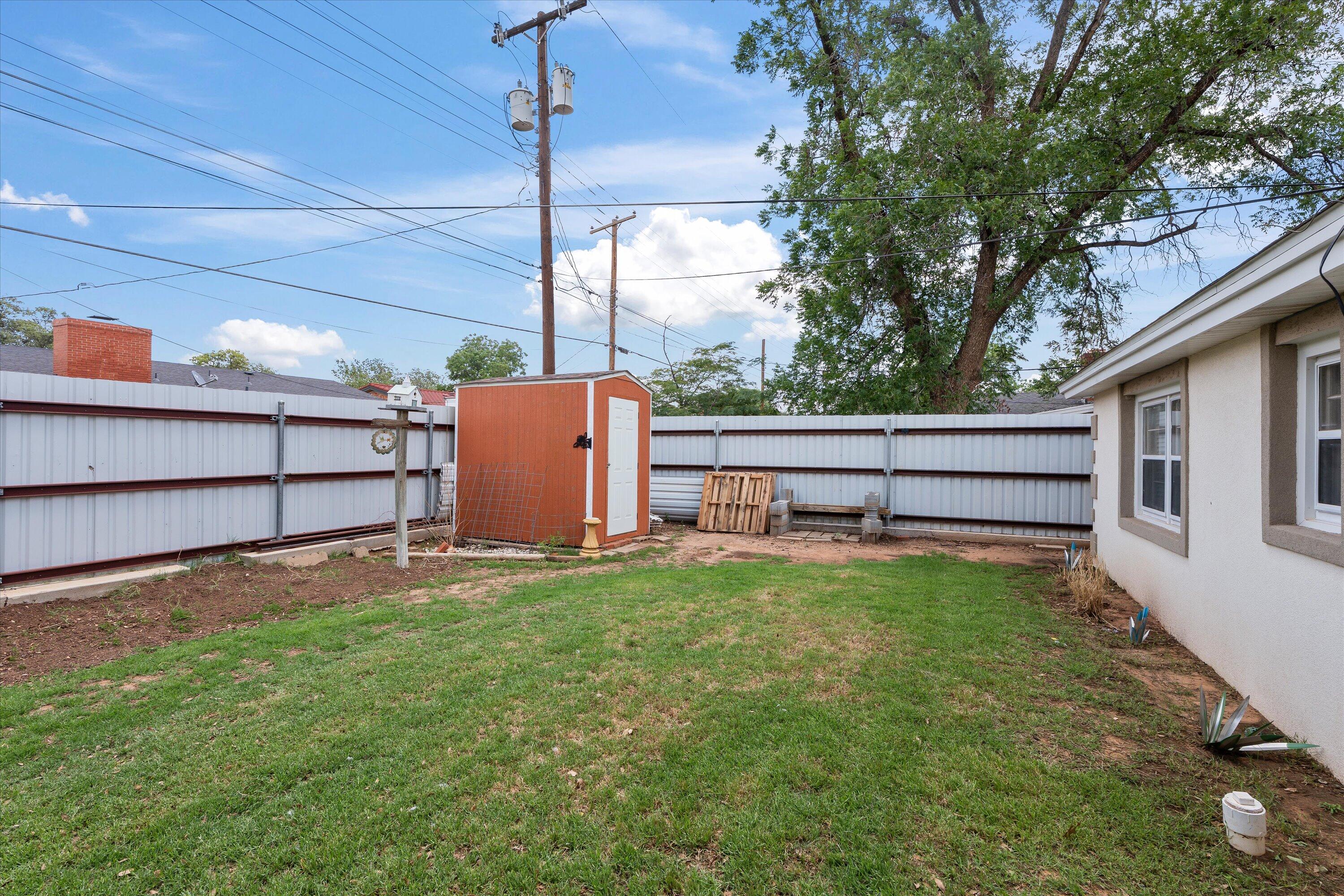 2114 70th Street Lubbock, TX 79412 - Photo 30 of 33 32-2114 70th St