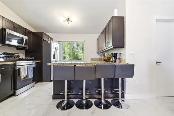 $325,000 | 8027 Lake Drive, Unit 201, Doral, FL 33166