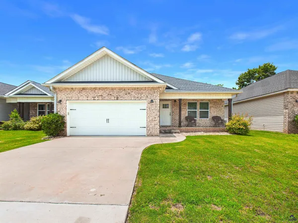 $255,900 | 137 North Sky Drive, Warner Robins, GA 31093