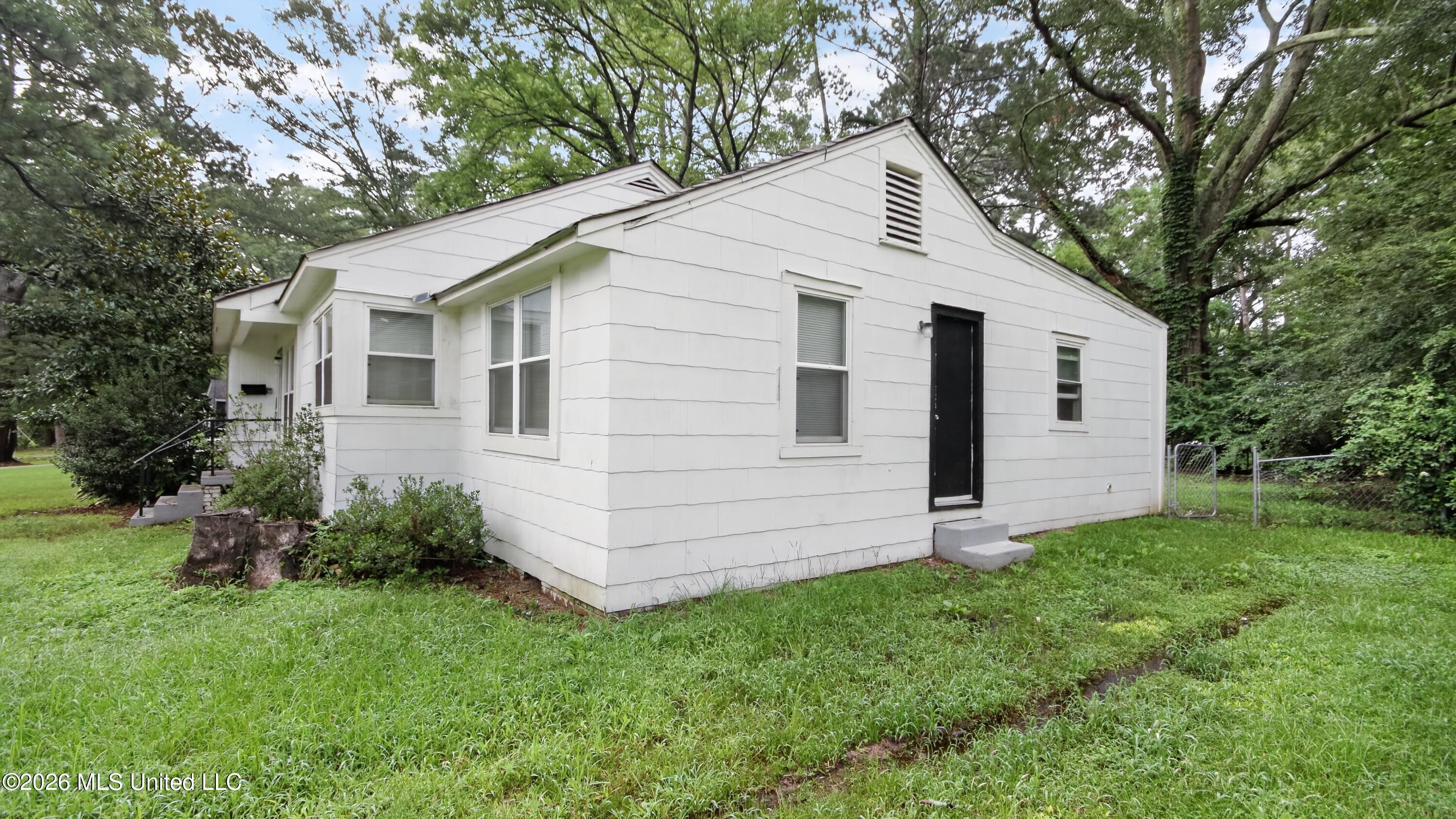 609 Launcelot Road Jackson, MS 39206 - Photo 29 of 30 01_609_Launcelot_Rd-Exterior-0391