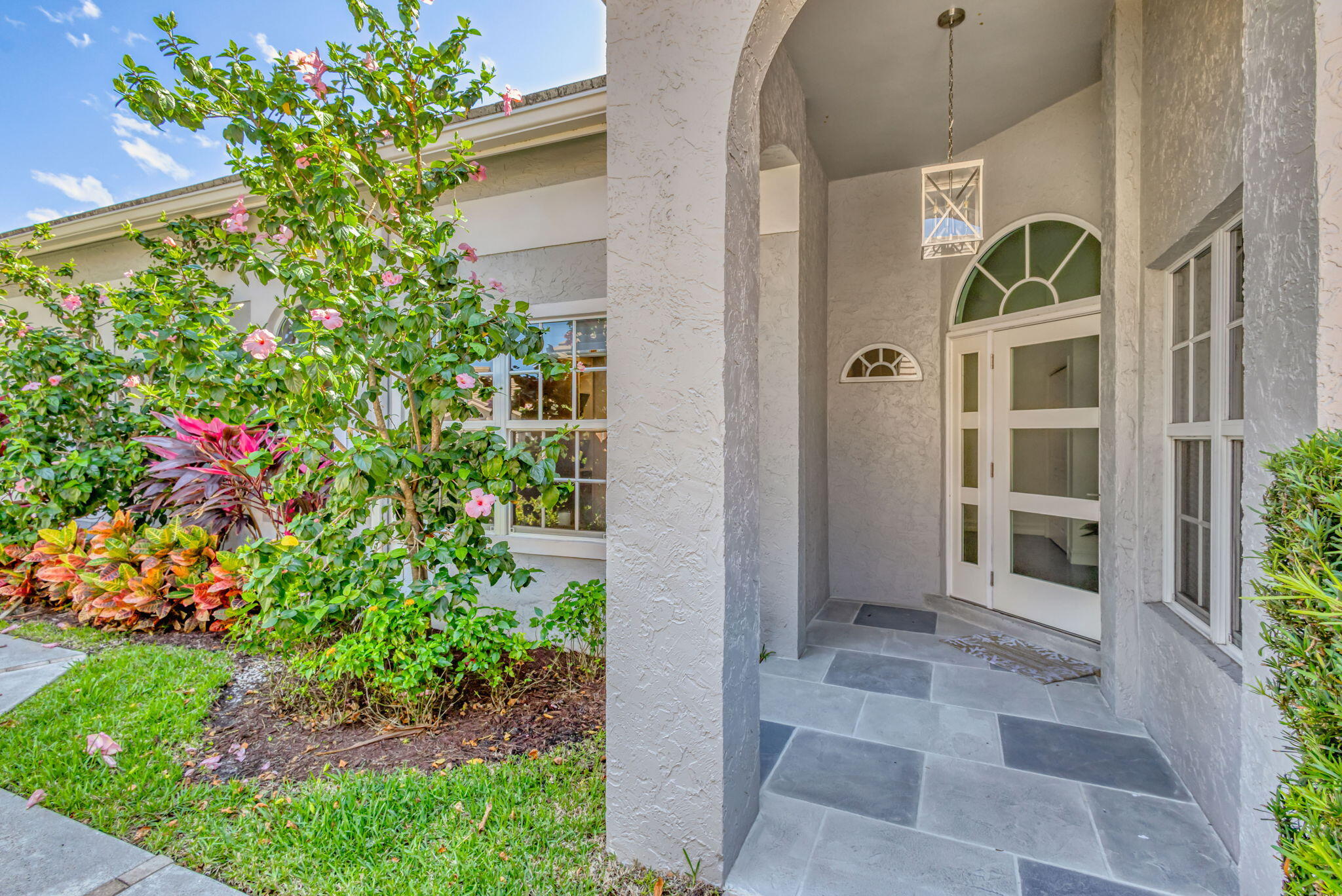 16501 Riverwind Drive Jupiter, FL 33477 - Photo 4 of 55 5-web-or-mls-5D1A3110_HDR