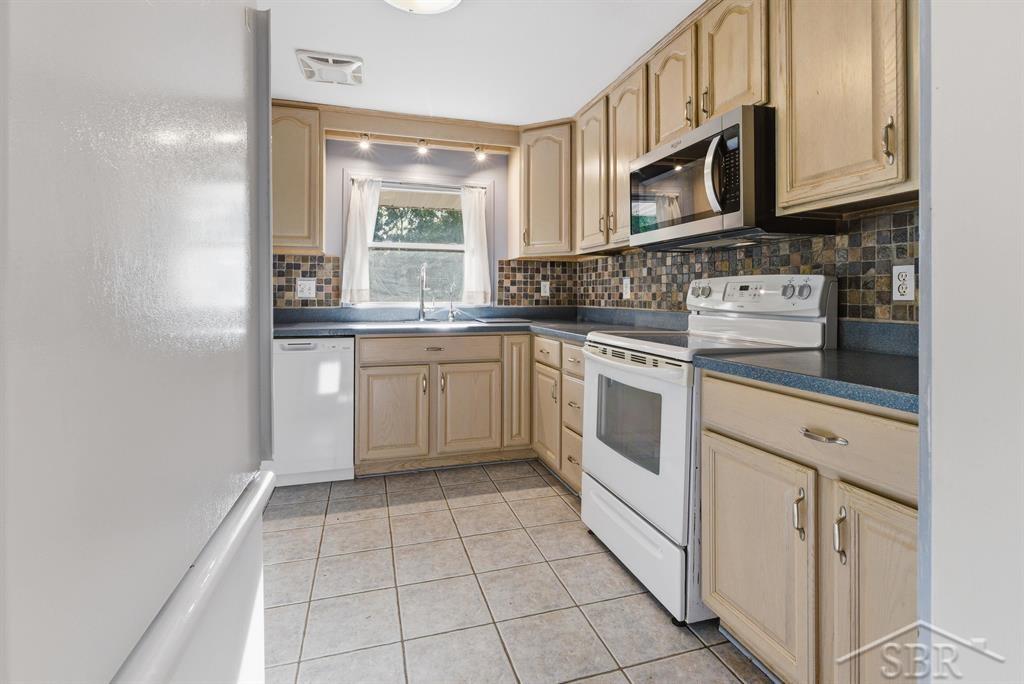 3601 Sharon Road Midland, MI 48642 - Photo 14 of 35 Gallery Image 14
