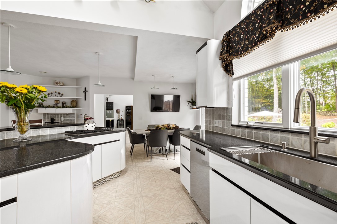 3 Scott Drive Lincoln, RI 02865 - Photo 13 of 49