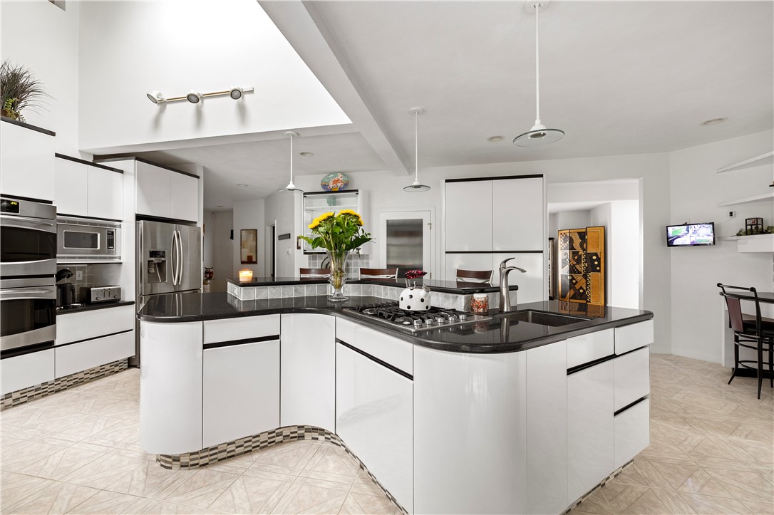 3 Scott Drive Lincoln, RI 02865 - Photo 15 of 49