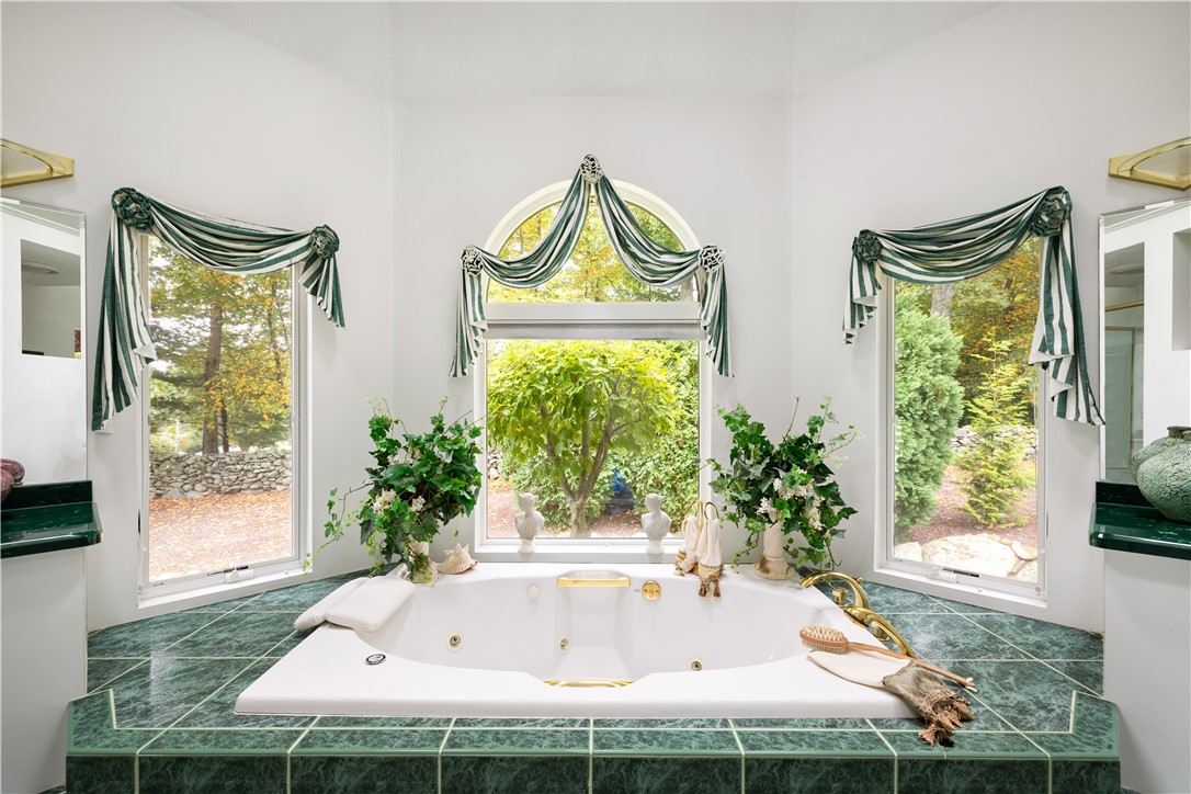 3 Scott Drive Lincoln, RI 02865 - Photo 34 of 49 Jacuzzi