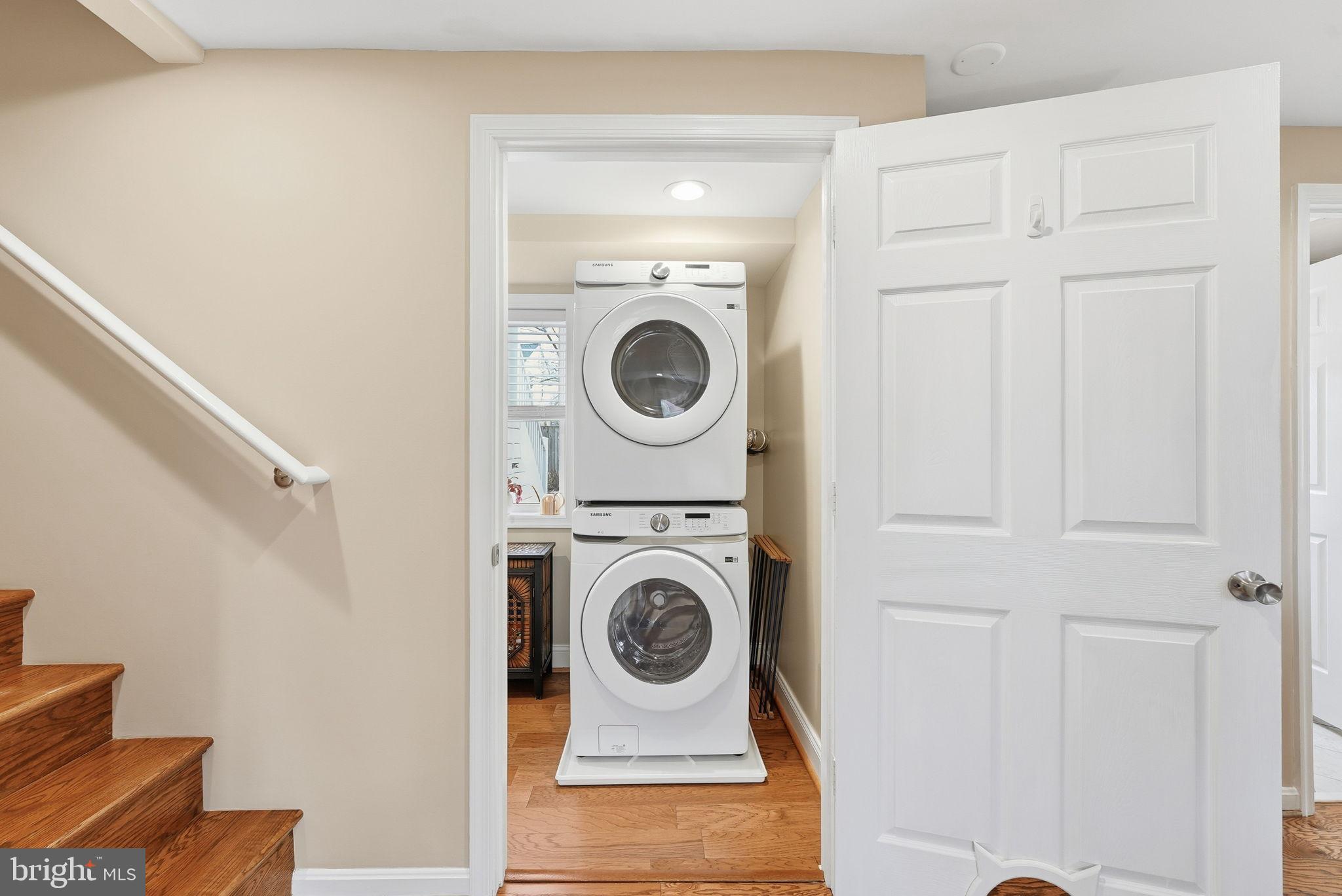 6803 Derrell Court Alexandria, VA 22307 - Photo 29 of 43 a utility room with dryer and washer