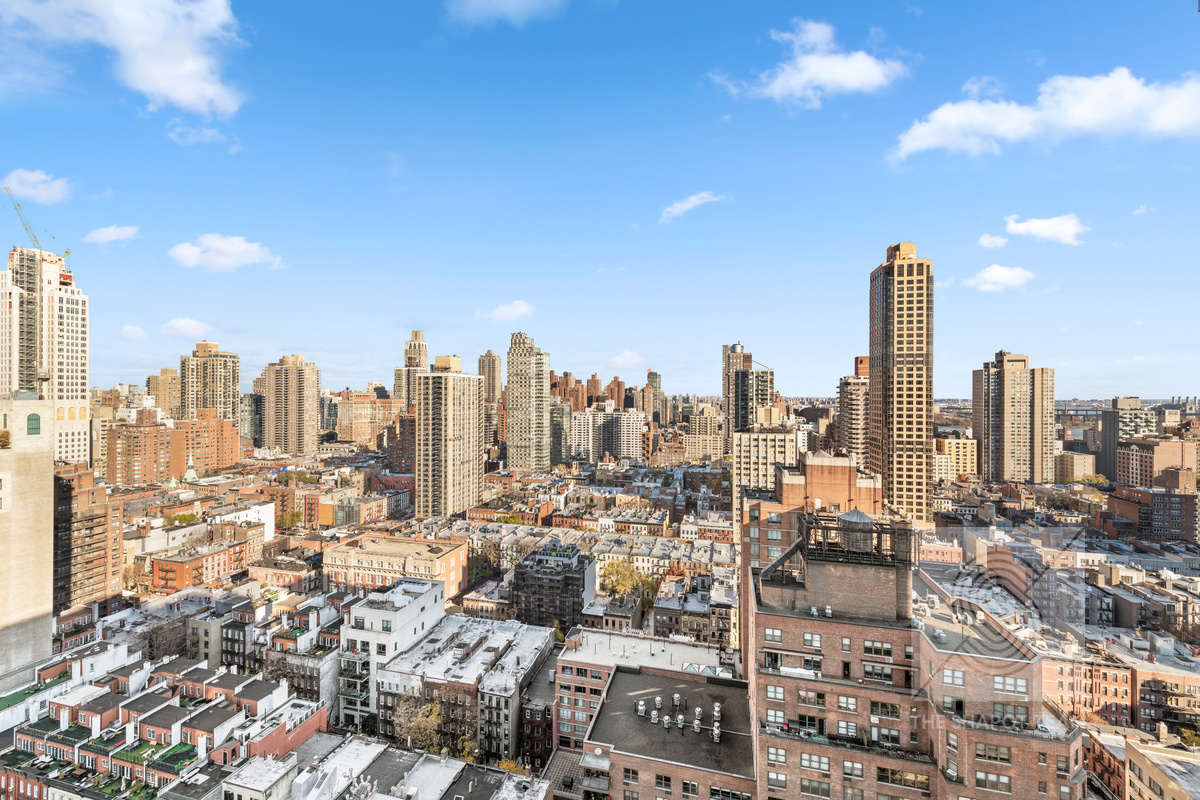 345 East 80th Street, Unit 30K Manhattan, NY 10075 - Photo 1 of 12 a view of city