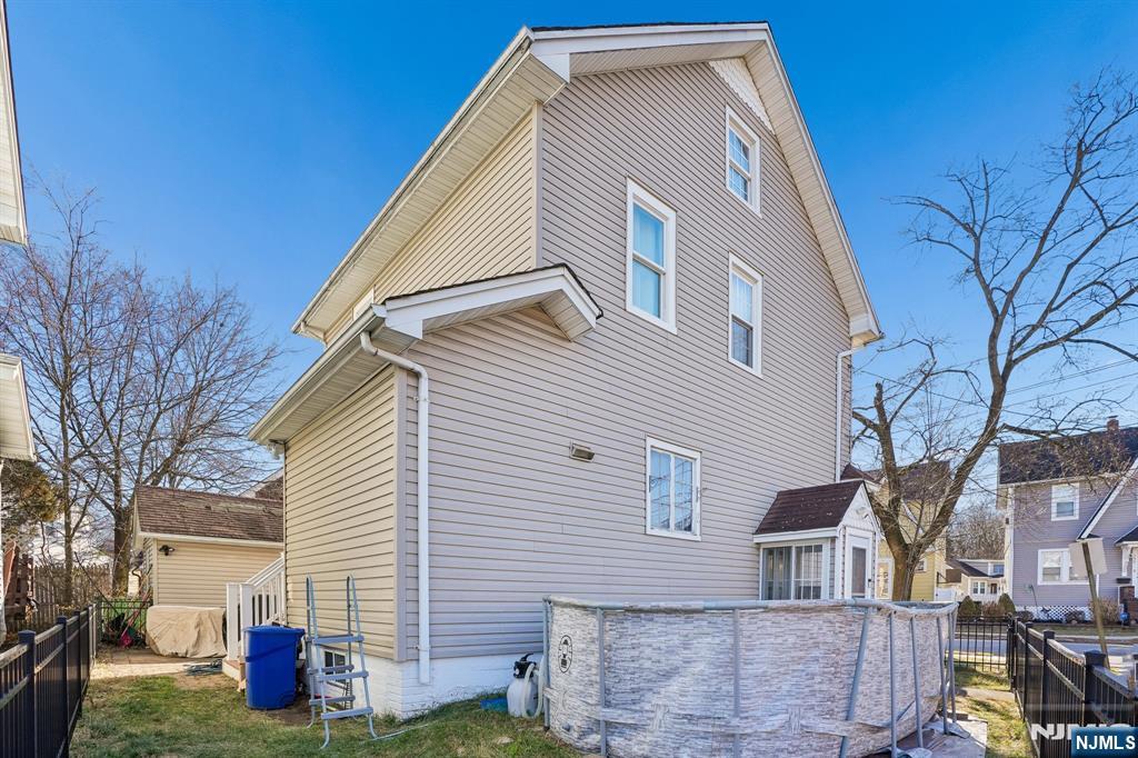 228 Totowa Road Totowa, NJ 07512 - Photo 35 of 39 a front view of a house with