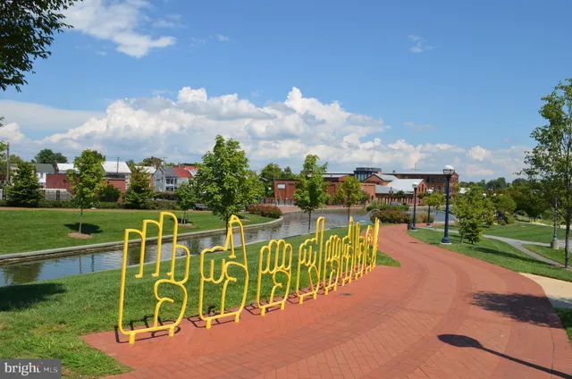 $2,350 | 313 North Market Street, Frederick, MD 21701