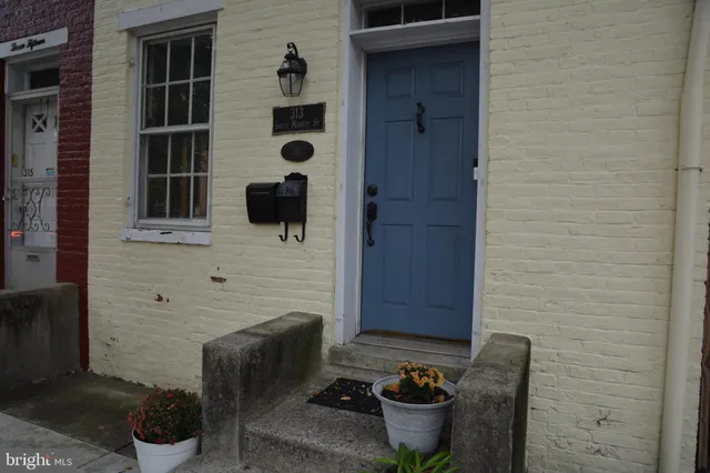 $2,350 | 313 North Market Street, Frederick, MD 21701