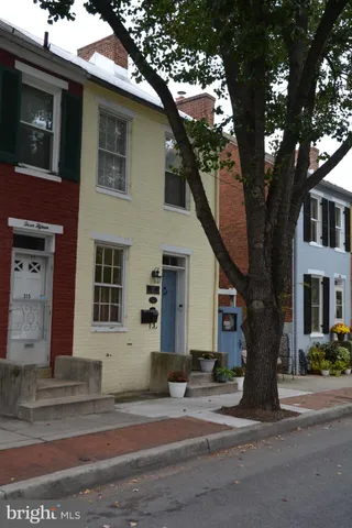 $2,350 | 313 North Market Street, Frederick, MD 21701