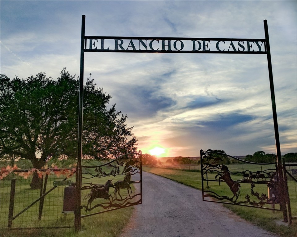 695 County Road 344, Jarrell, TX 76537 Compass