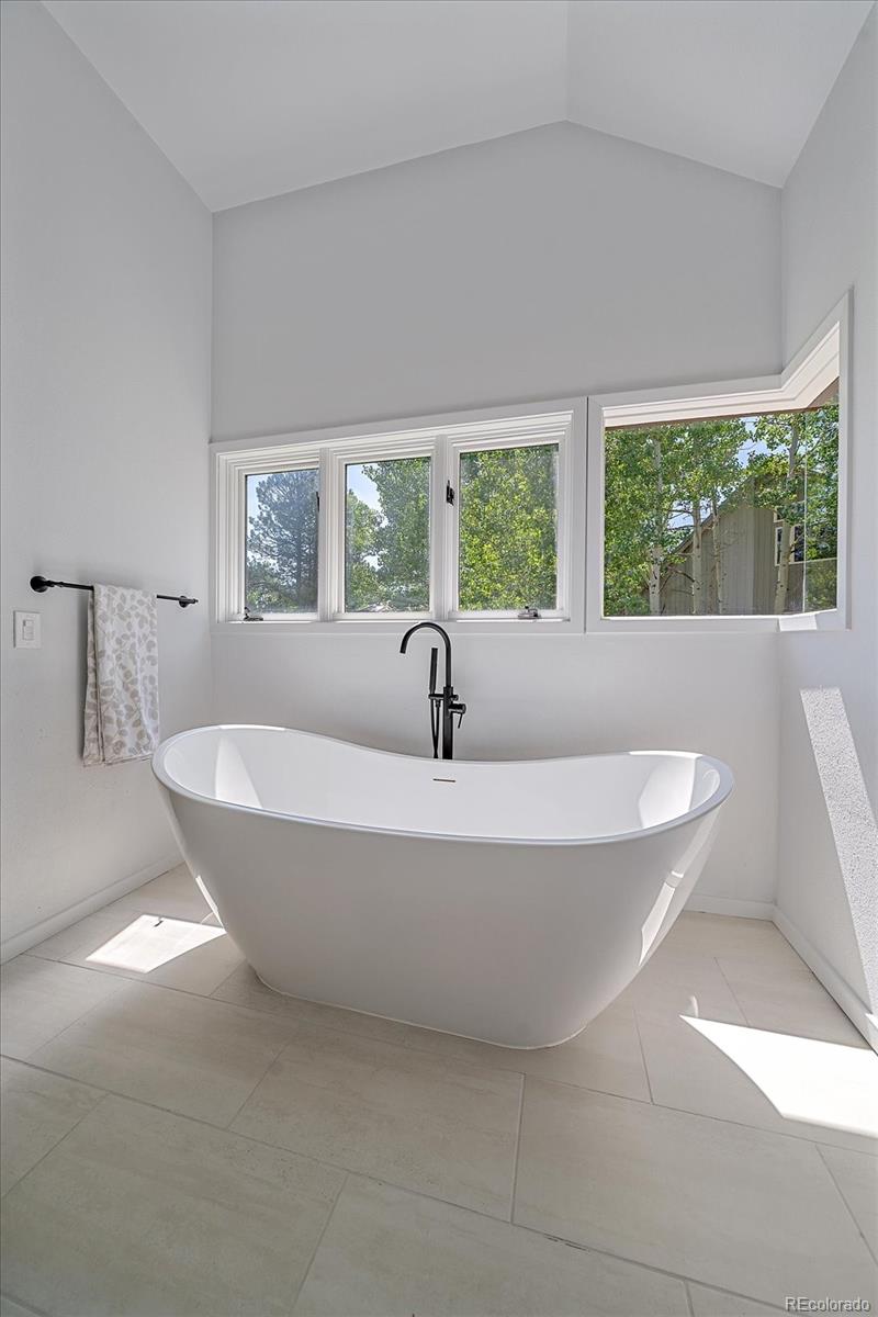 31883 Torrey Pine Circle Evergreen, CO 80439 - Photo 15 of 33