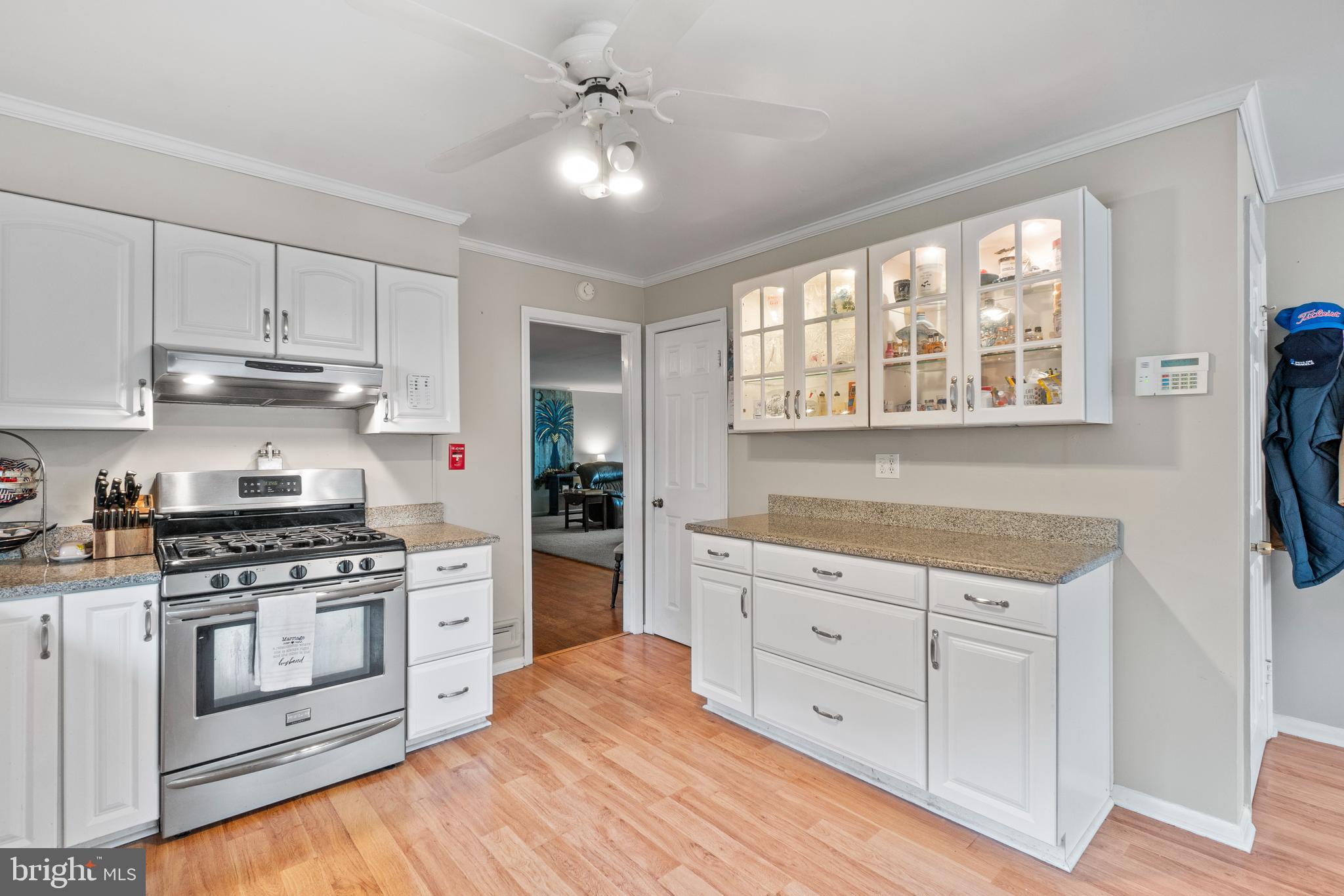 12559 Dulaney Valley Road Phoenix, MD 21131 - Photo 11 of 49 Kitchen