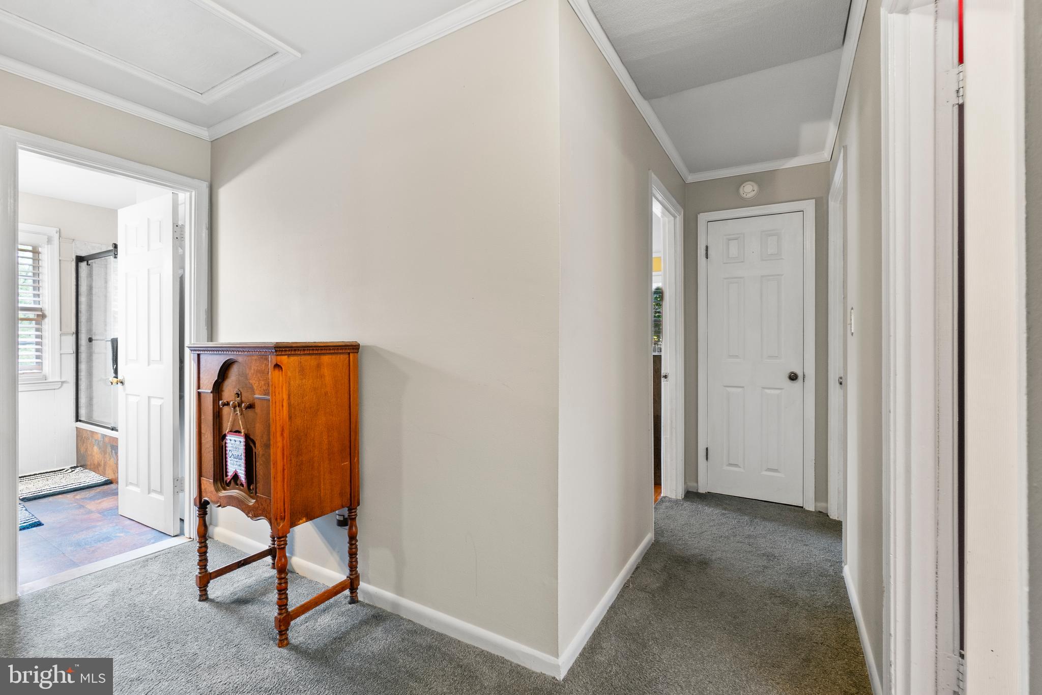 12559 Dulaney Valley Road Phoenix, MD 21131 - Photo 21 of 49 Hallway