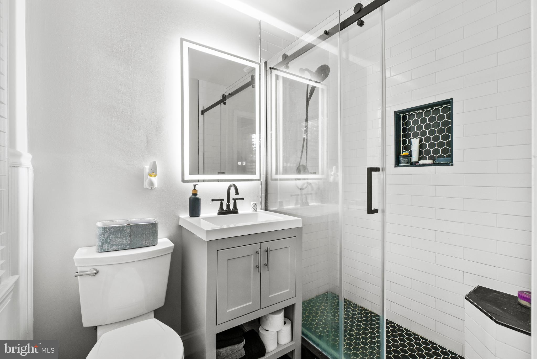12559 Dulaney Valley Road Phoenix, MD 21131 - Photo 31 of 49 En Suite