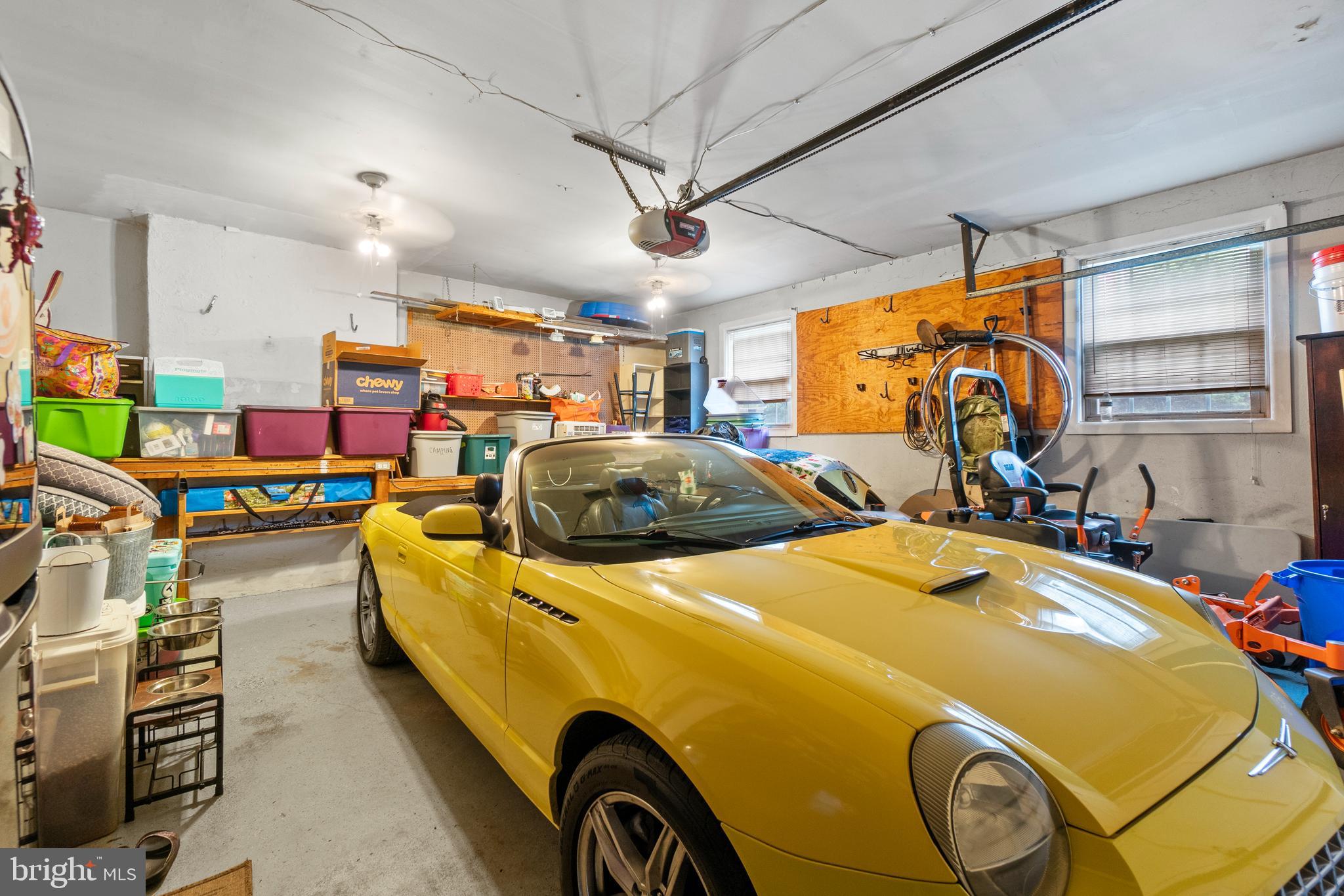 12559 Dulaney Valley Road Phoenix, MD 21131 - Photo 5 of 49 Garage