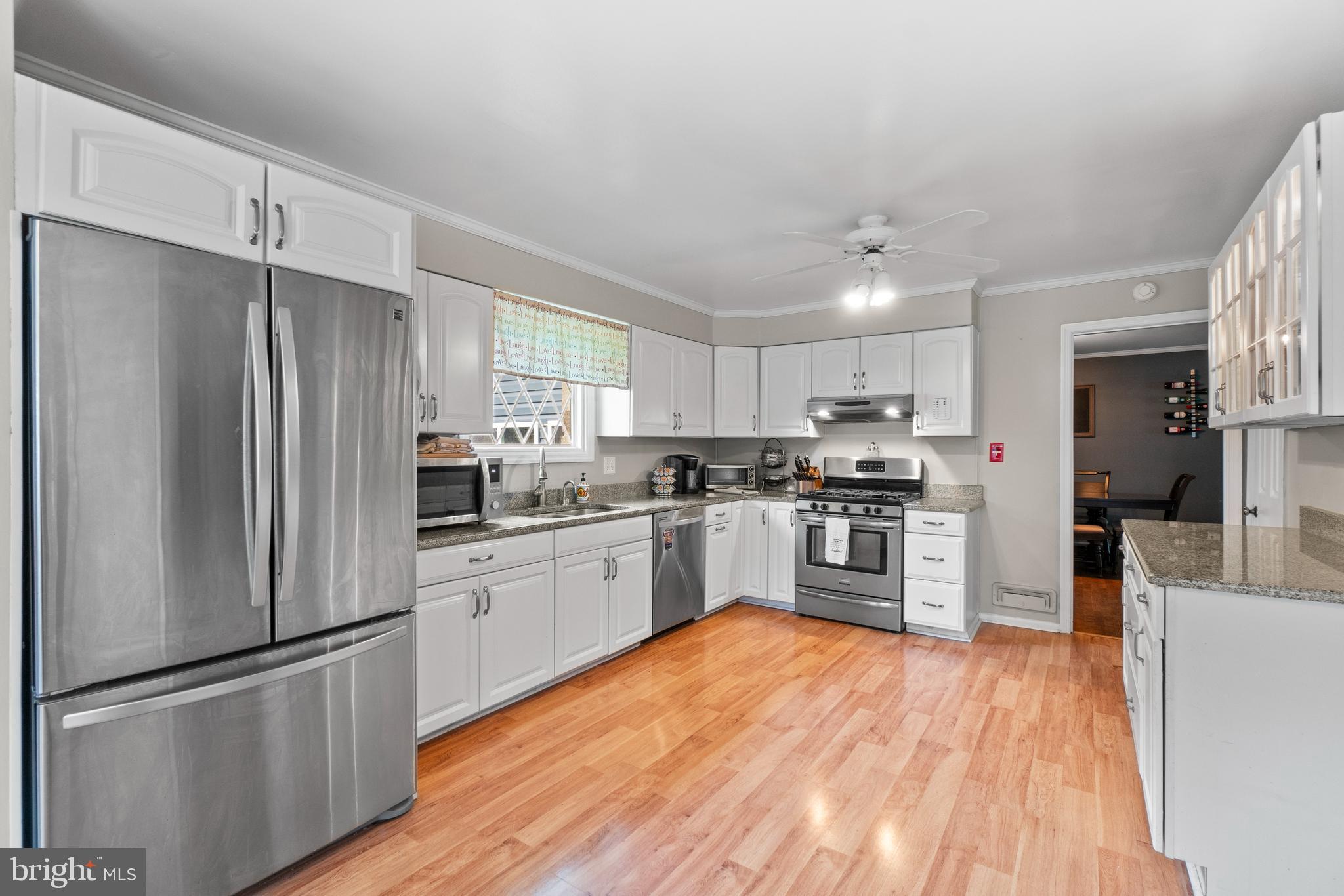12559 Dulaney Valley Road Phoenix, MD 21131 - Photo 9 of 49 Kitchen
