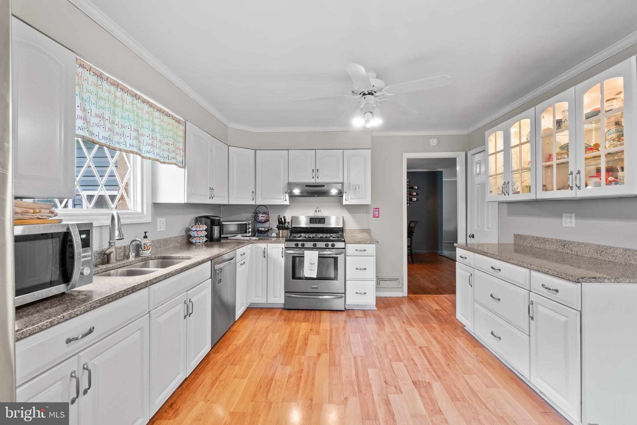 12559 Dulaney Valley Road Phoenix, MD 21131 - Photo 10 of 49 Kitchen
