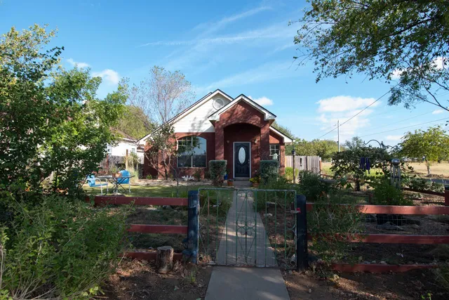 $349,000 | 1109 East College Street, Llano, TX 78643