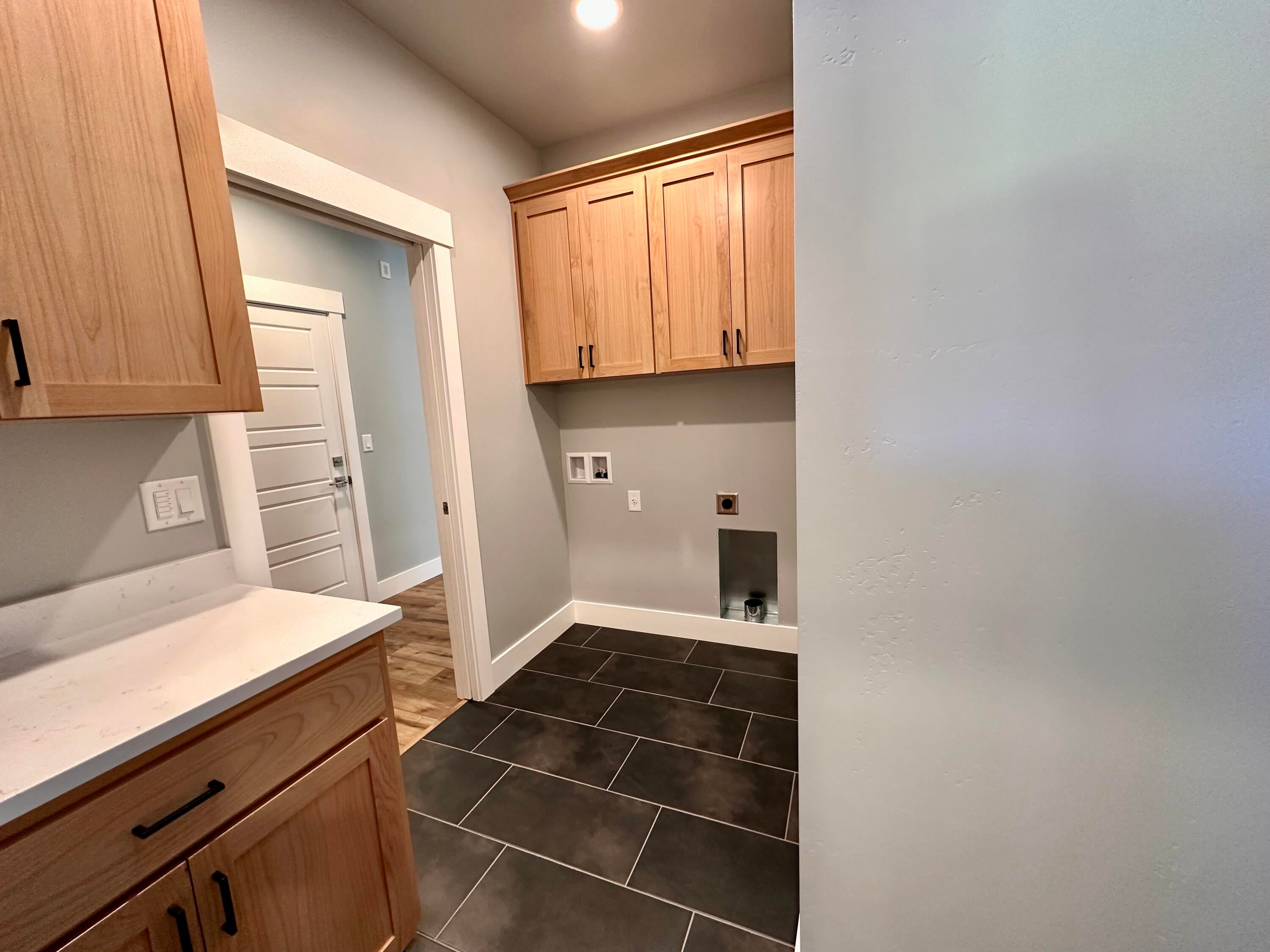 324 Randy Street Ashland, OR 97520 - Photo 20 of 35 Laundry Room