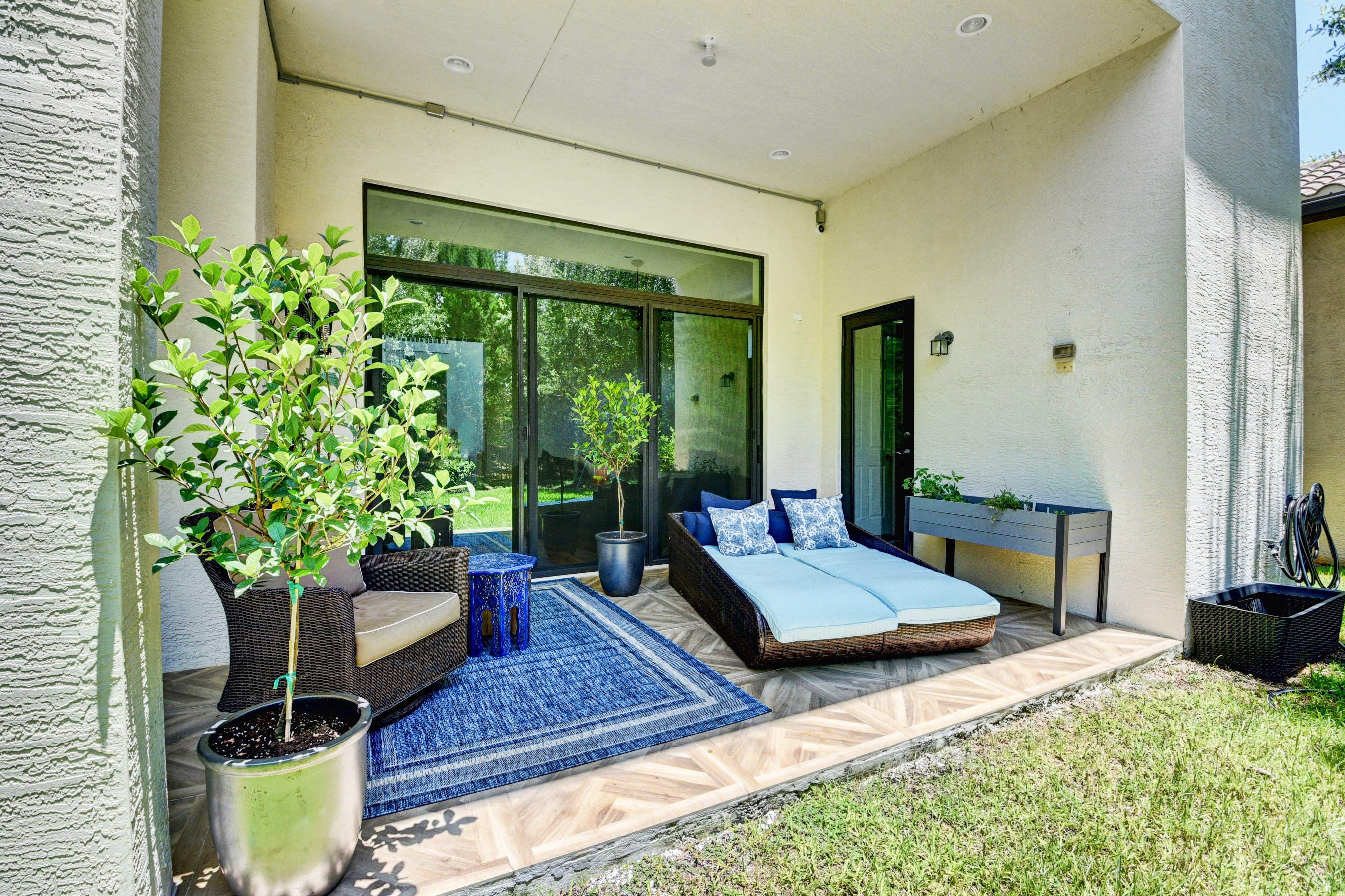 8550 Lewis River Road Delray Beach, FL 33446 - Photo 3 of 77 Patio