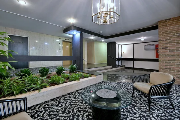$310,000 | 360 Claymoor, Unit 2E, Hinsdale, IL 60521