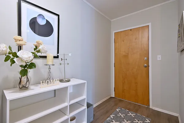 $310,000 | 360 Claymoor, Unit 2E, Hinsdale, IL 60521