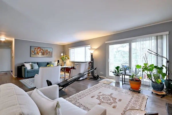 $310,000 | 360 Claymoor, Unit 2E, Hinsdale, IL 60521