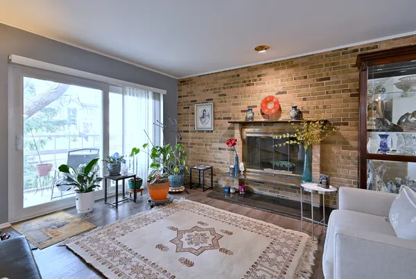 $310,000 | 360 Claymoor, Unit 2E, Hinsdale, IL 60521