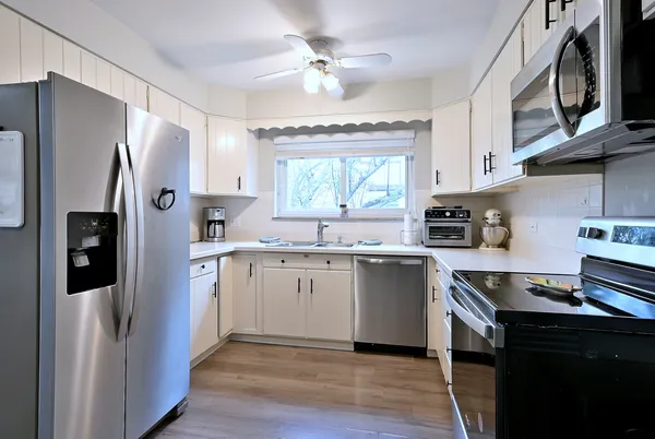$310,000 | 360 Claymoor, Unit 2E, Hinsdale, IL 60521