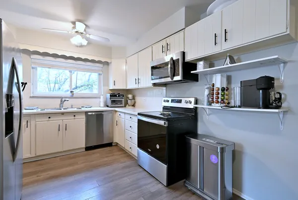 $310,000 | 360 Claymoor, Unit 2E, Hinsdale, IL 60521