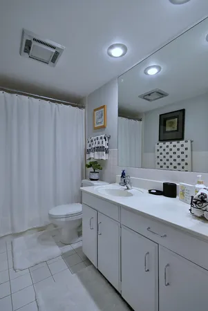 $310,000 | 360 Claymoor, Unit 2E, Hinsdale, IL 60521