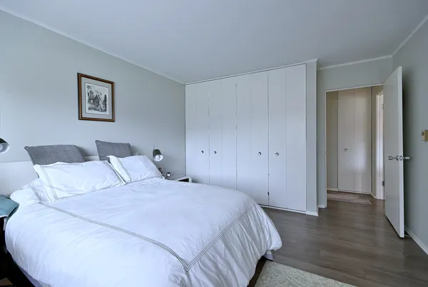 $310,000 | 360 Claymoor, Unit 2E, Hinsdale, IL 60521