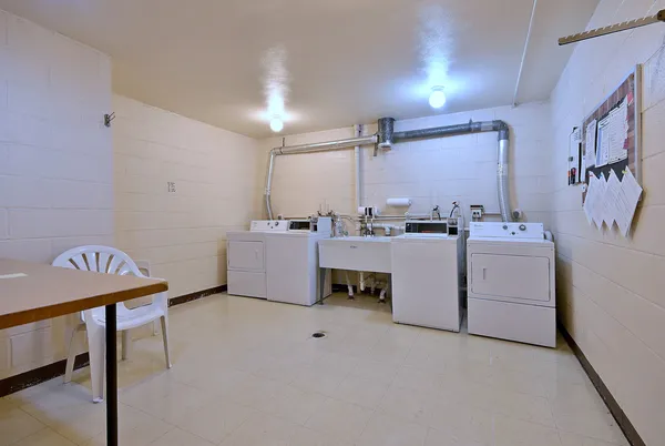 $310,000 | 360 Claymoor, Unit 2E, Hinsdale, IL 60521