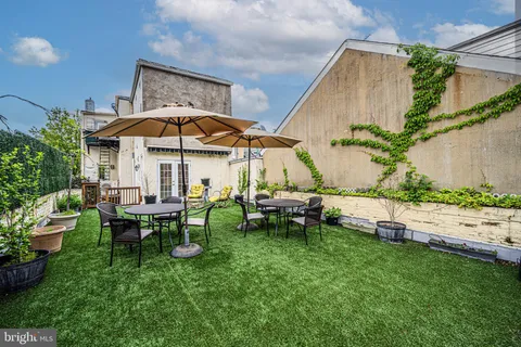 $1,200,000 | 210 South High Street, Baltimore, MD 21202