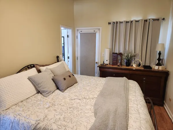 $2,600 | 100 Lesley Lane, Unit 100, Crystal Lake, IL 60014