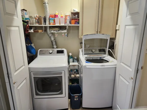 $2,600 | 100 Lesley Lane, Unit 100, Crystal Lake, IL 60014