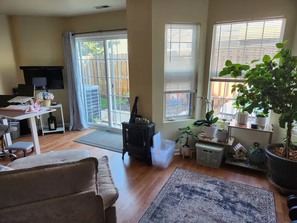 $2,600 | 100 Lesley Lane, Unit 100, Crystal Lake, IL 60014