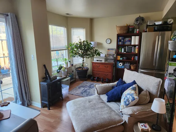 $2,600 | 100 Lesley Lane, Unit 100, Crystal Lake, IL 60014