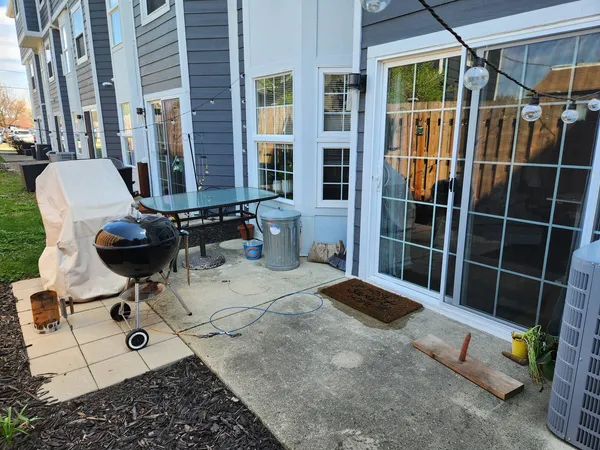 $2,600 | 100 Lesley Lane, Unit 100, Crystal Lake, IL 60014