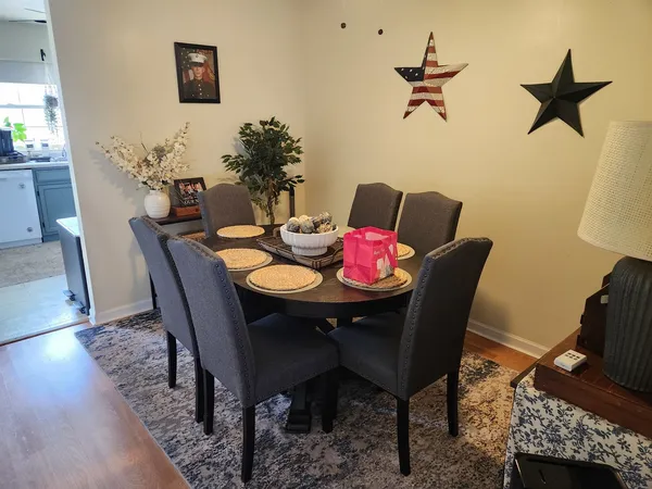 $2,600 | 100 Lesley Lane, Unit 100, Crystal Lake, IL 60014