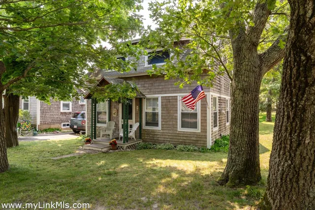 $970,000 | 50 Canonicus Avenue, Oak Bluffs, MA 02557