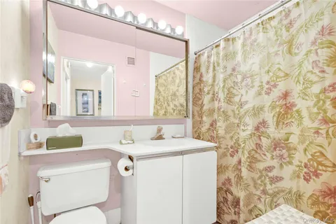 $580,000 | 138-35 Elder Avenue, Unit 6B | Flushing