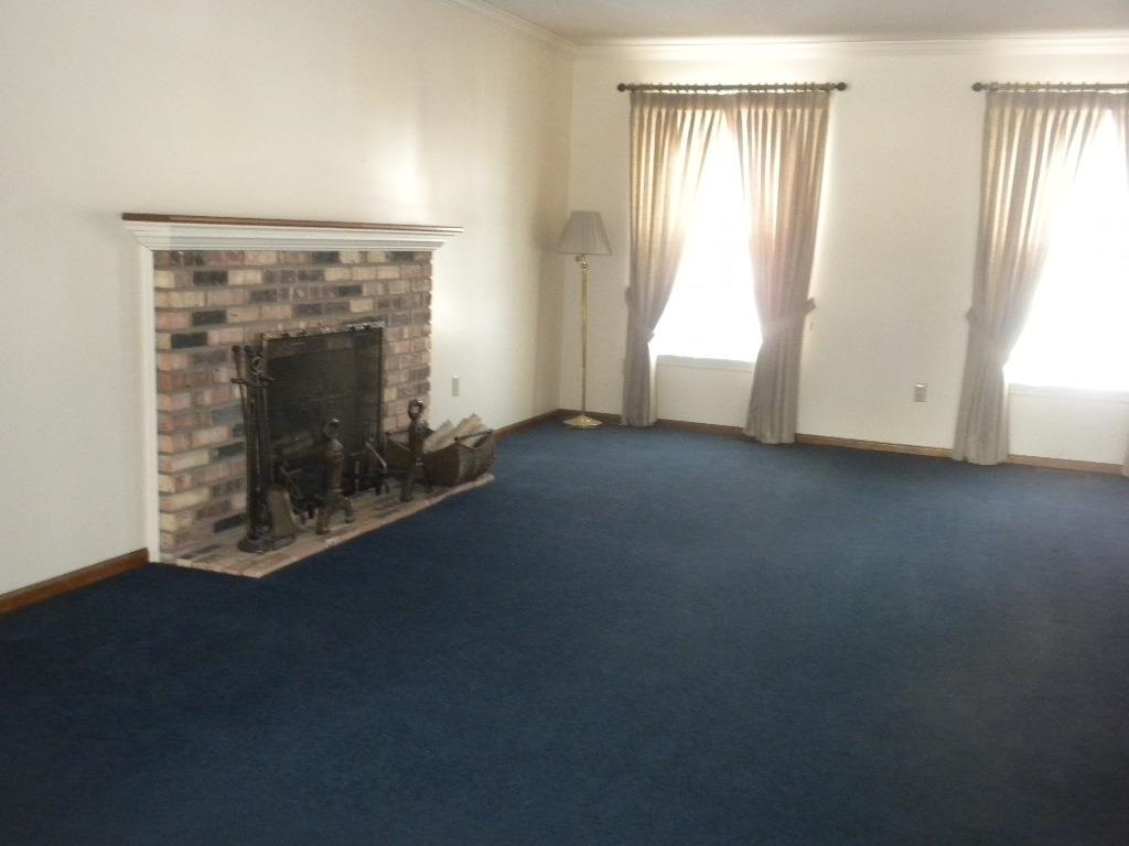 4967 Barnes Road Millington, MI 48746 - Photo 11 of 35 Living Room