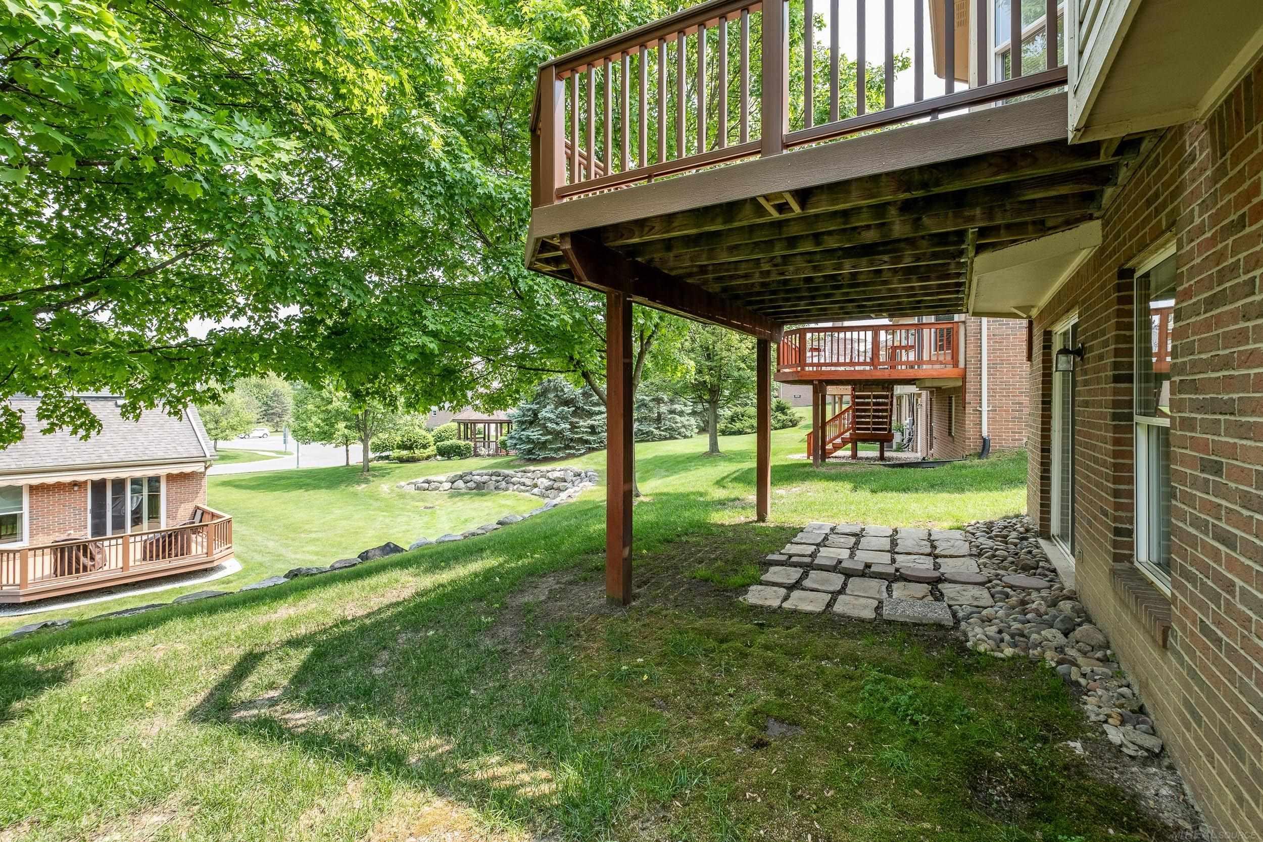 1163 Churchill Circle Rochester, MI 48307 - Photo 40 of 47 50177020-c87900fe-2eff-4873-ba9f-ffc8aebb50ef.JPG