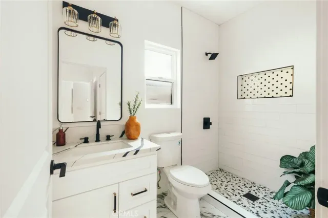 $1,349,000 | 1356 St Louis Avenue, Long Beach, CA 90804