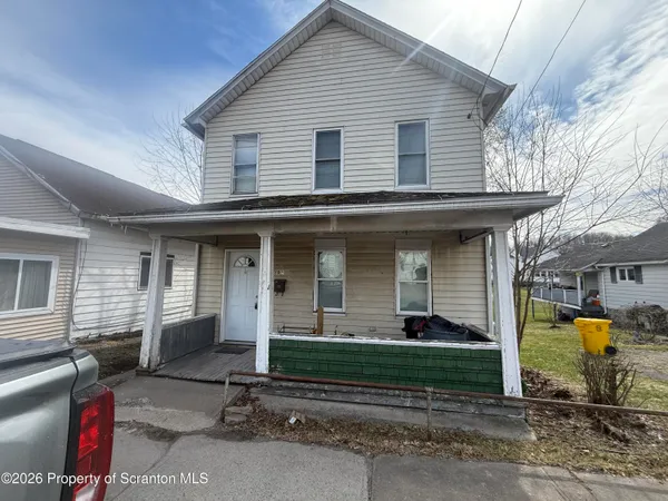 $1,225 | 301 South Main Street, Peckville, PA 18452