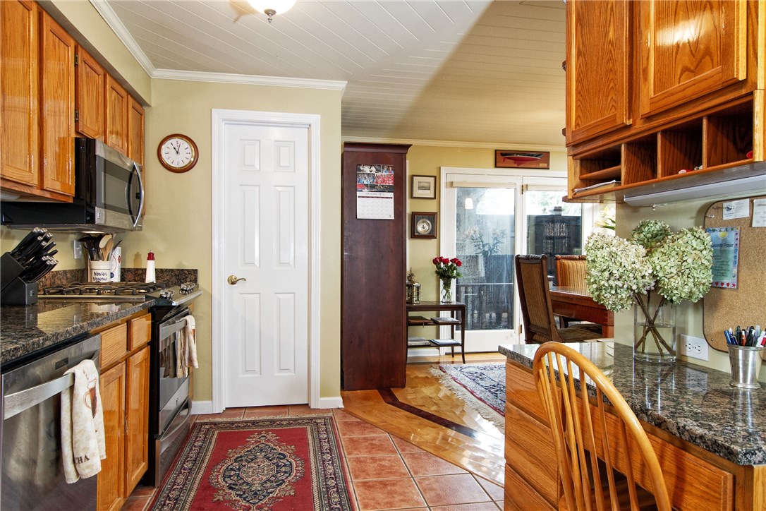 40 Roseneath Avenue Newport, RI 02840 - Photo 13 of 25