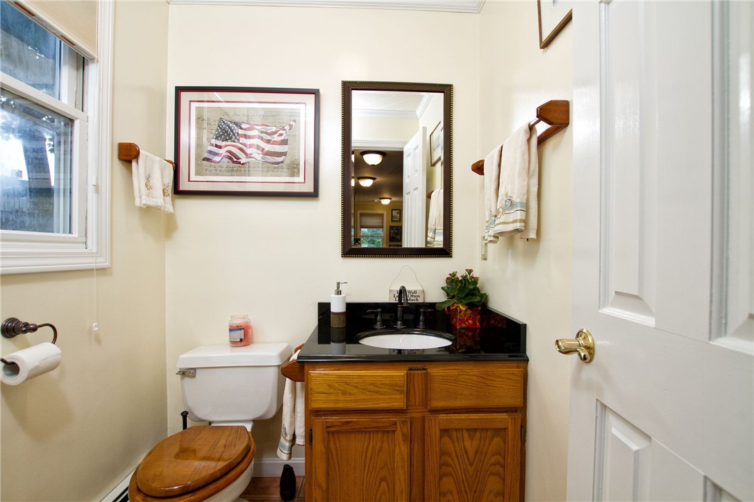 40 Roseneath Avenue Newport, RI 02840 - Photo 16 of 25